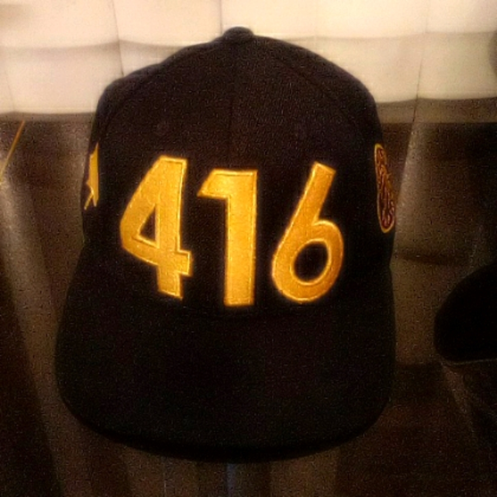 Nostalgia Co Mitchell &Ness 416 Raptors Snap Cap Hat